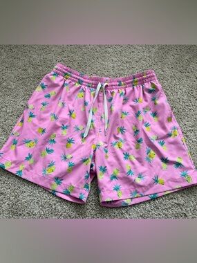 Men's Chubbies The Quick Dips 5.5" Lined Swim Trunks Pink Pineapple | Sz XL